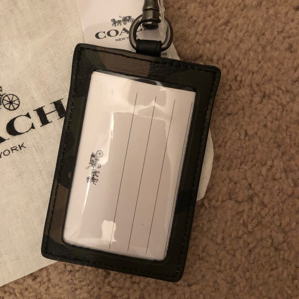 🎉 HP 🎉 🆕 Coach Camouflage ID Badge Lanyard - Picture 7 of 8